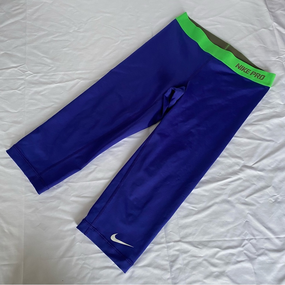 Nike pro capris